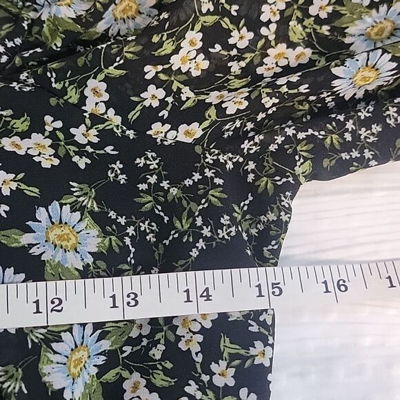 Live to be Spoiled Floral Long Sleeve Dress Mini Length Women's Size M - Picture 10 of 12